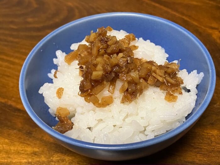 生姜の佃煮をごはんにかける